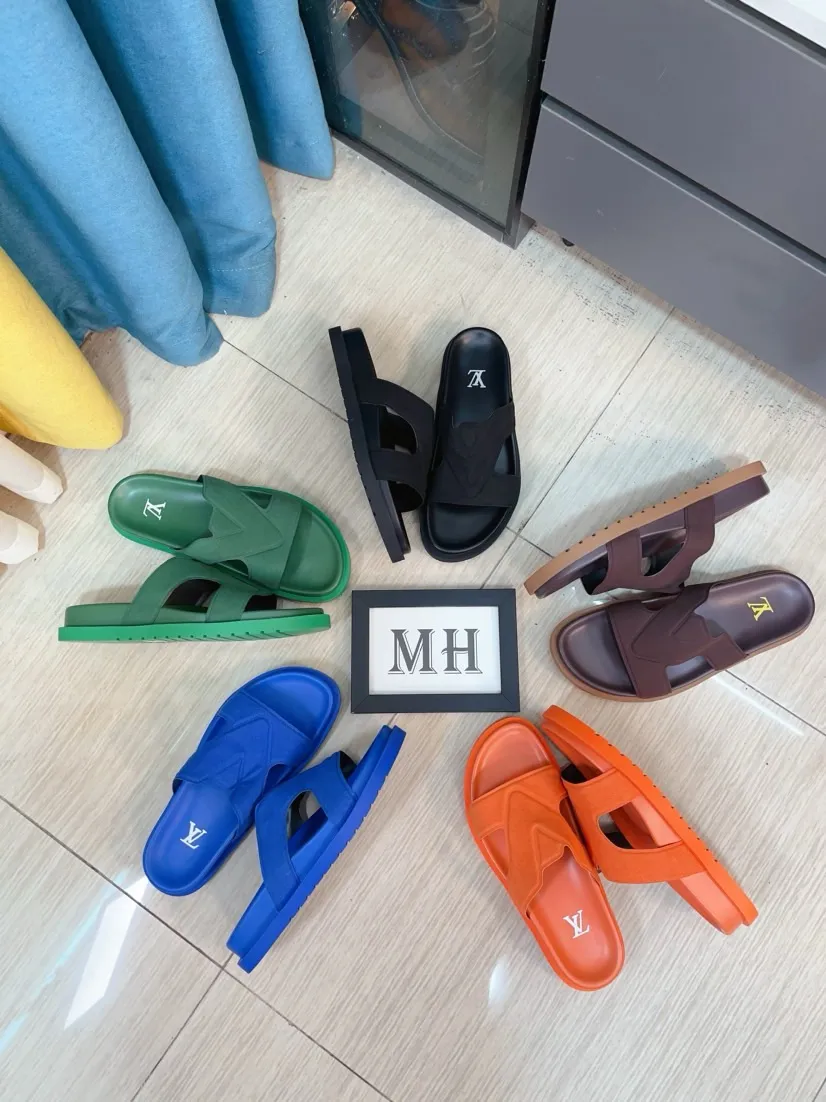 Men's shoes 💰300🌹🌹【LV】Multi-color new men's slippers, original top quality version, original special frosted cowhide➕sheepskin inner and side, non-slip combination sole, more stable walking, more comfortable and lightweight, high-end and generous, size: 38~44
